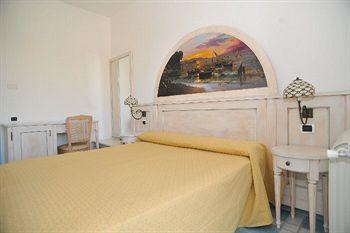 Isolabella Hotel Ventotene Buitenkant foto