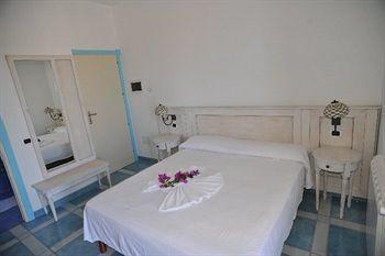 Isolabella Hotel Ventotene Buitenkant foto