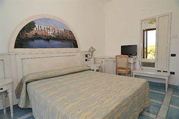 Isolabella Hotel Ventotene Buitenkant foto